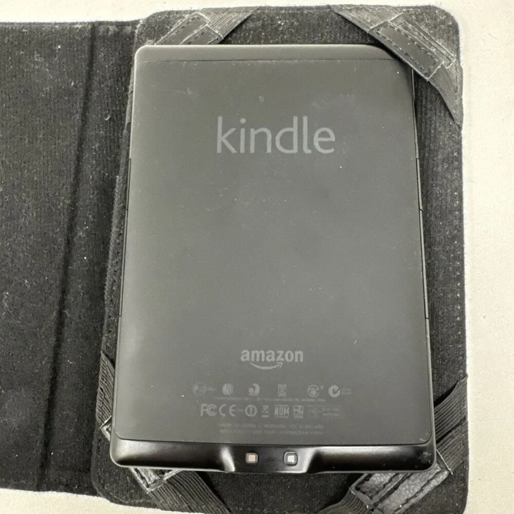 Amazon Kindle (4th Gen.) D01100 - 2GB - Wi-Fi - 6